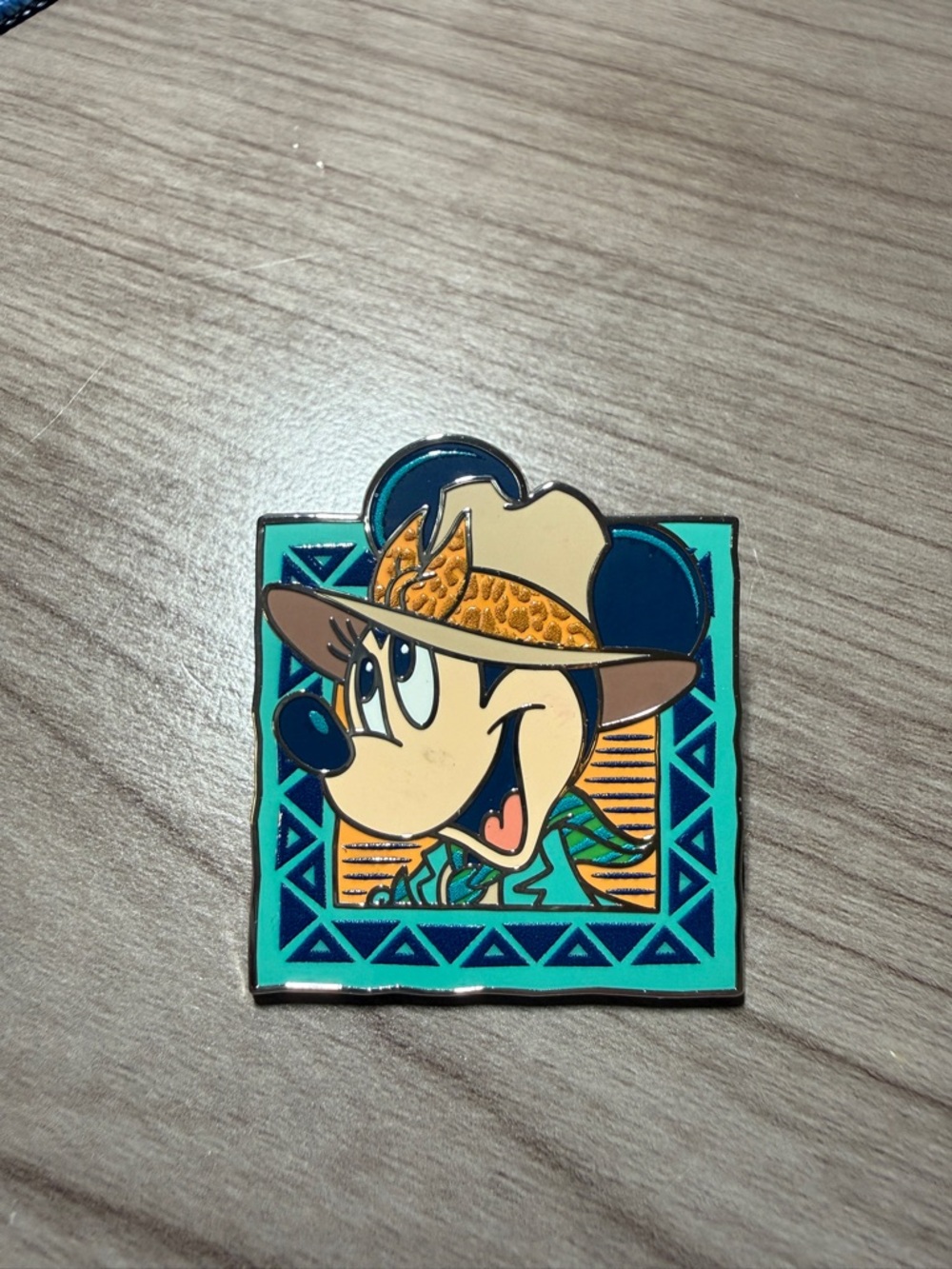 Disney Trading Pin - Safari Minnie Mouse